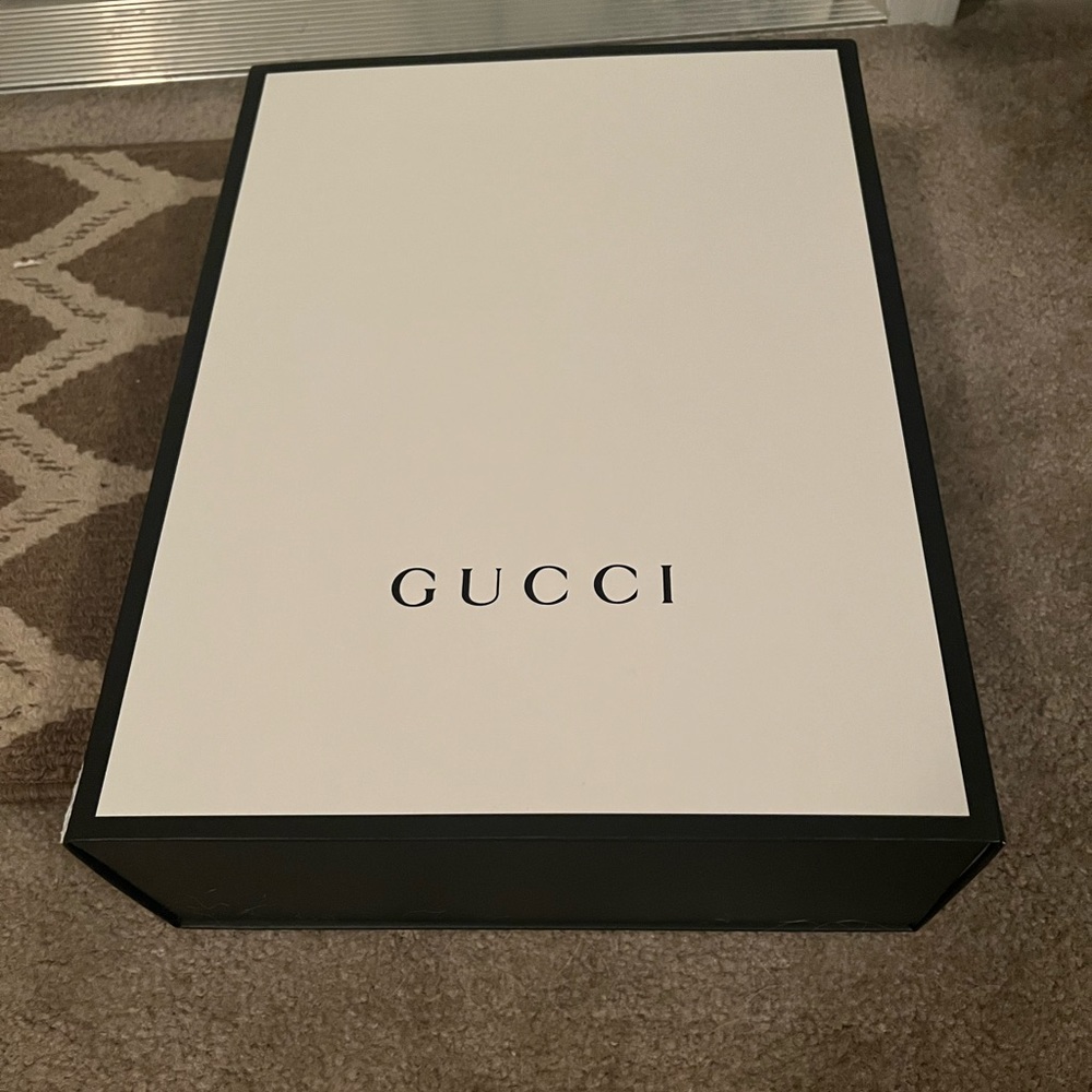 Gucci box